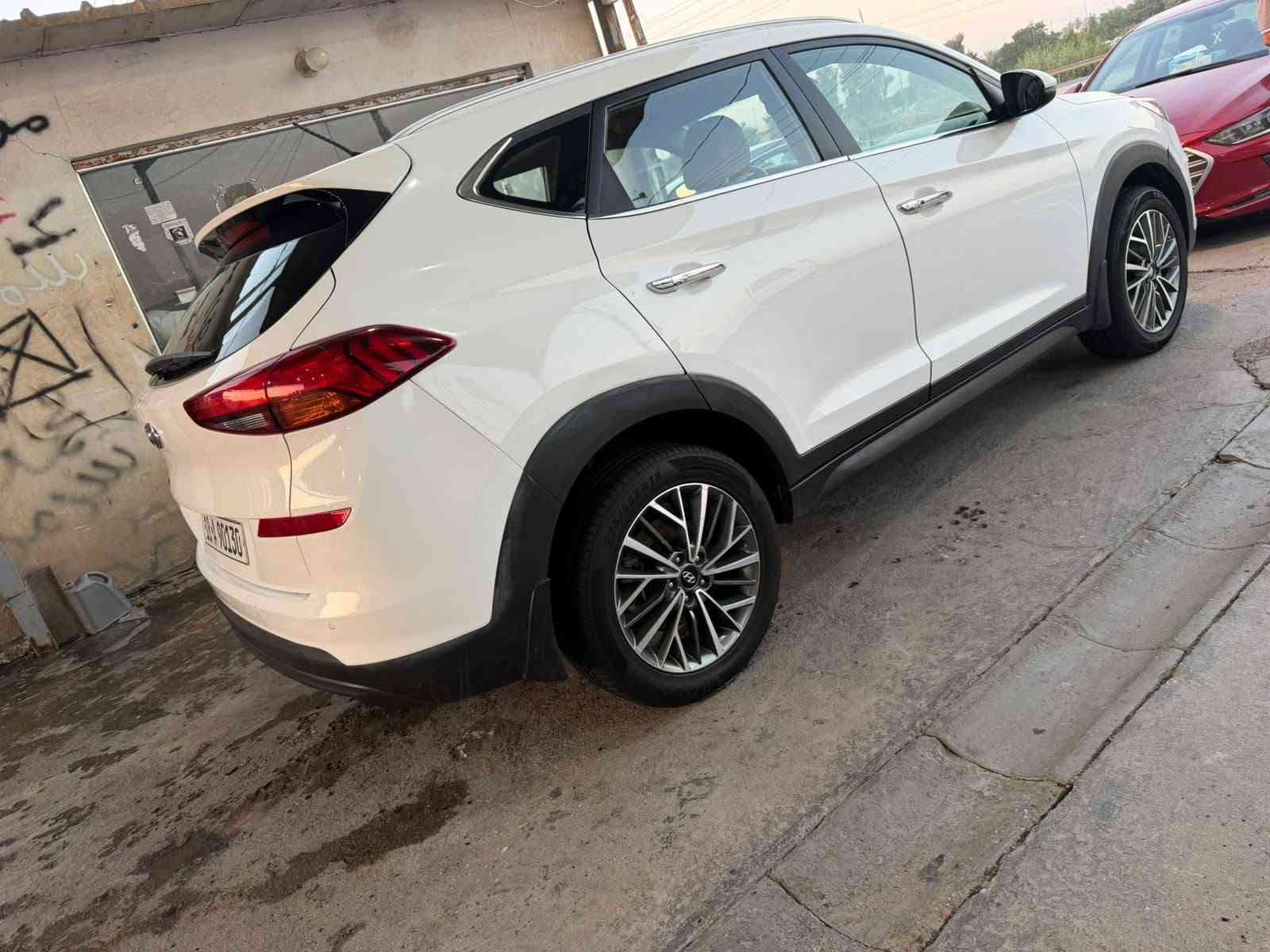 هيونداي توسان موديل 2020 خليجي للبيع 🚘
السلام عليكم  🌹

🔹 موديل 2020 خليجي
🔹 رقم بابل جديد 
🔹 سيارة بيه رشات صبغ 
🔹 ماشية 130 ألف حقيقي
🔹 السيارة جديدة جداً ونظيفة
🔹 السعر: 155 وبيها مجال 

📍 المكان: كربلاء  –
📞 للاستفسار ***********🌹***********
