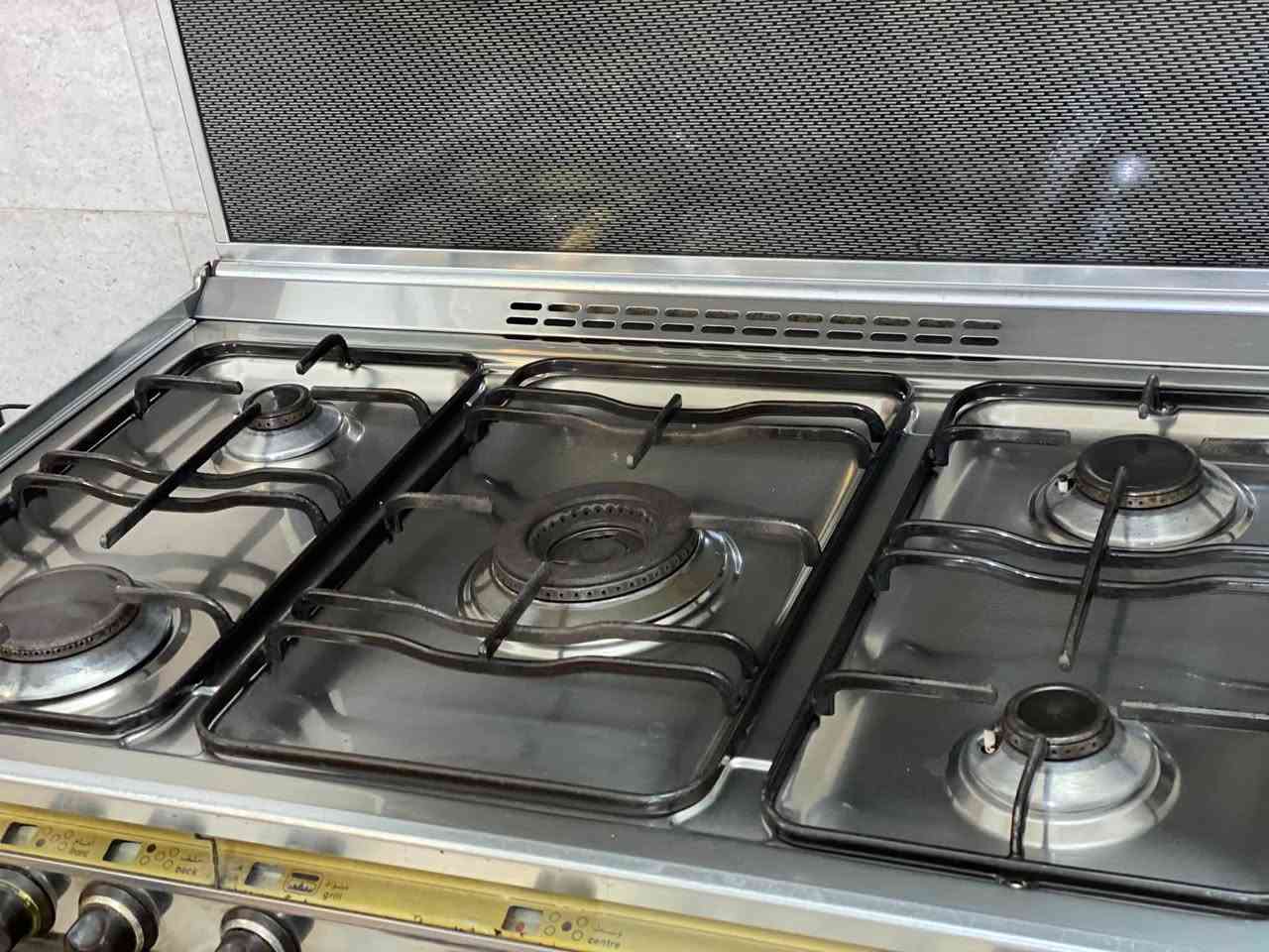 طباخ نظيف للبيع 
للاستفسار الاتصال ***********
