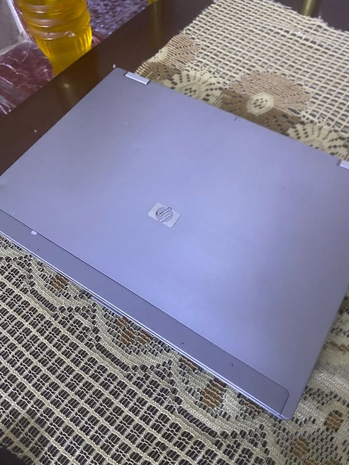 لابتوب hp للبيع بطارية نظيفة وشاحنة جاهز 

Hp elitebook 6930p
Cpu duo ( 2cpu)2.53
Ram 4g
HHD 160G
S.Z 15.6
السعر 75 الف فقط الكوفة شارع السهلة 
*********** واتساب
