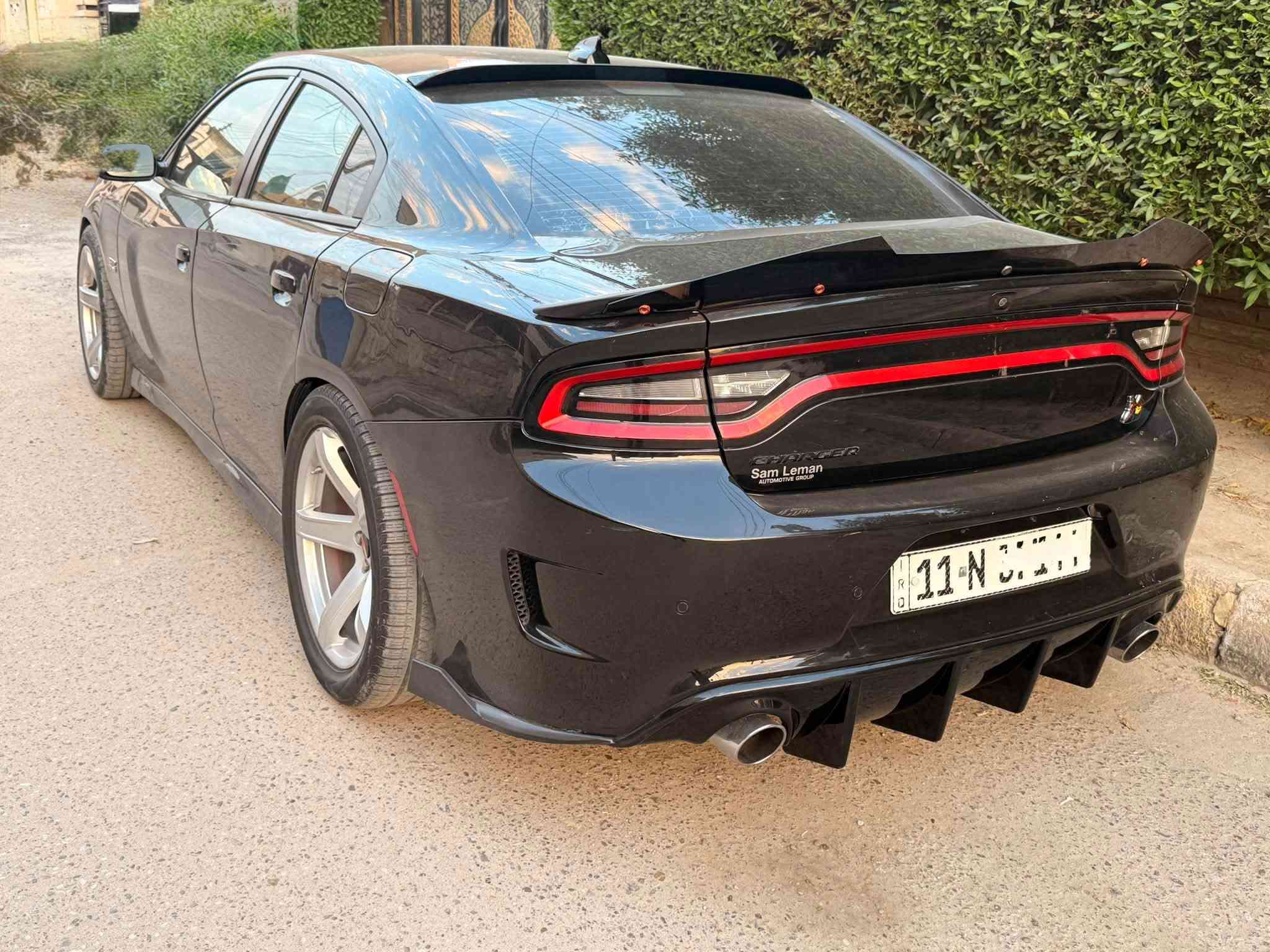 جارجر سكات 2022 امريكي SRT
مواصفات معروفه فول عدى الفتحه 

مكينه 6400    ماشيه 19mil 

مكينه كير ( كفاله )

بيه صبغ  (2) موضح صور الحادث ( 1) كلير من امريكا 

سياره (بلاديه )على وضع الشركه لا برمجه و له طلقات الحجر بيه موجود( بلادي )

سعر( 189 )بي مجال حك الجيه 

مكان السياره بغداد 

الاستفسار ***********

