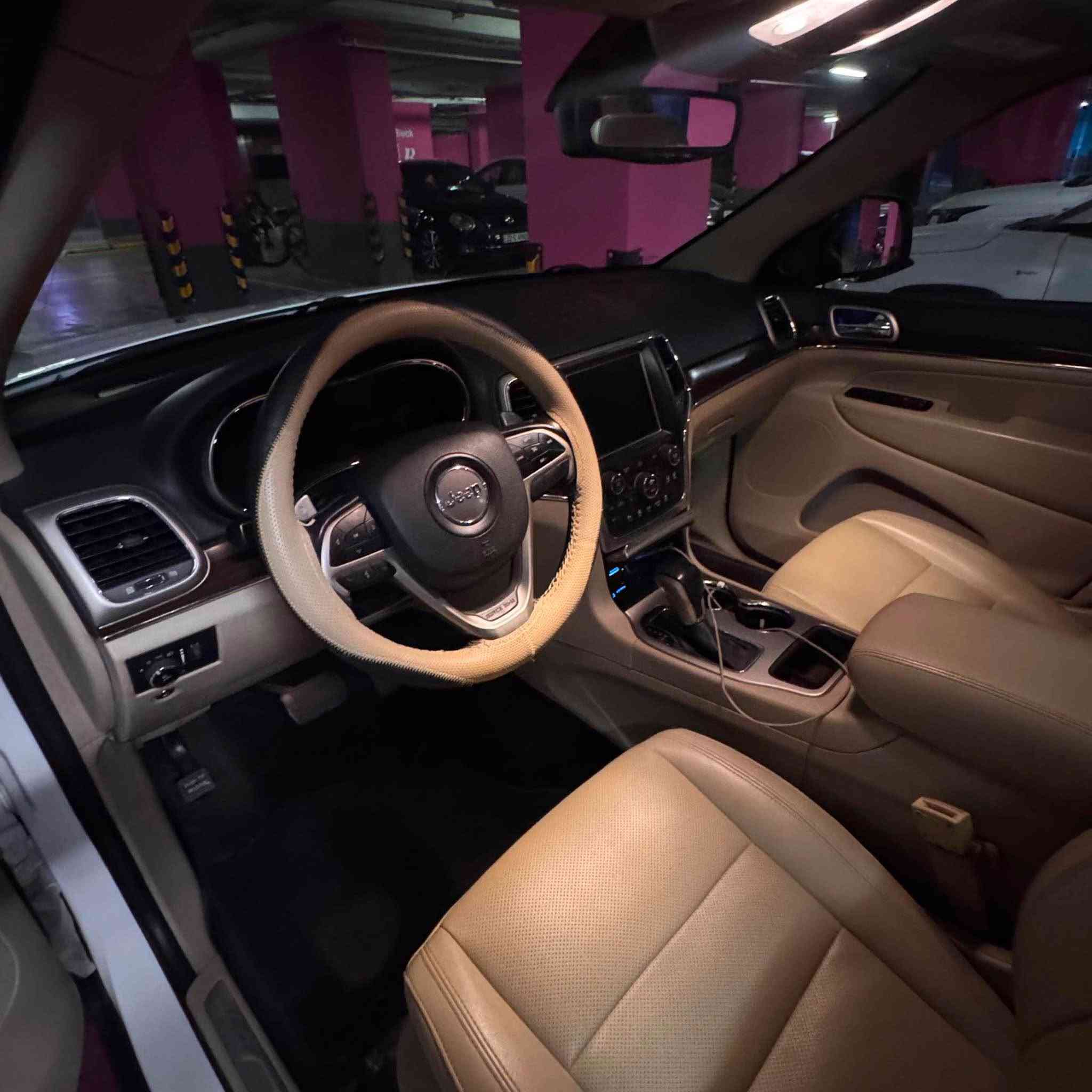 🔥 Jeep Grand Cherokee Limited 🔥

🇨🇦 وارد كندي
📅 موديل 2017
📍 أربيل

✨ سيارة نظيفة جداً وتستاهل المشاهدة من أول نظرة

🔹 الفئة: Limited
🔹 المحرك: شرط
🔹 الكير: شرط
🔹 الكهربائيات: شرط
🔹 الداخلية: كلين ونظيفة جداً 🧼
🔹 Clean Title ✅
🔹 فقط مكانين تعديل بارد
🔹 فتحة سقف بانوراما ☀️
🔹 شاشة وسطية
🔹 كاميرا خلفية 🎥
🔹 حساسات أمامية وخلفية
🔹 مقاعد كهربائية
🔹 تشغيل بصمة / Push Start
🔹 مثبت سرعة
🔹 تكييف أوتوماتيك
🔹 إضاءة LED
🔹 جنوط أصلية رياضية
🔹 مرايا كهربائية
🔹 تحكم من السكان
🔹 تصميم Grand Cherokee الفخم والمميز 🤍

💰 السعر: 22,000$
🤝 بي مجال للطيبين والجادين

📞 للاستفسار والحجز:
***********

📍 العنوان: أربيل

🔥 سيارة نظافة وسعرها يستاهل — الفحص على المشتري وبكل رحابة صدر. أربيل, العراق
