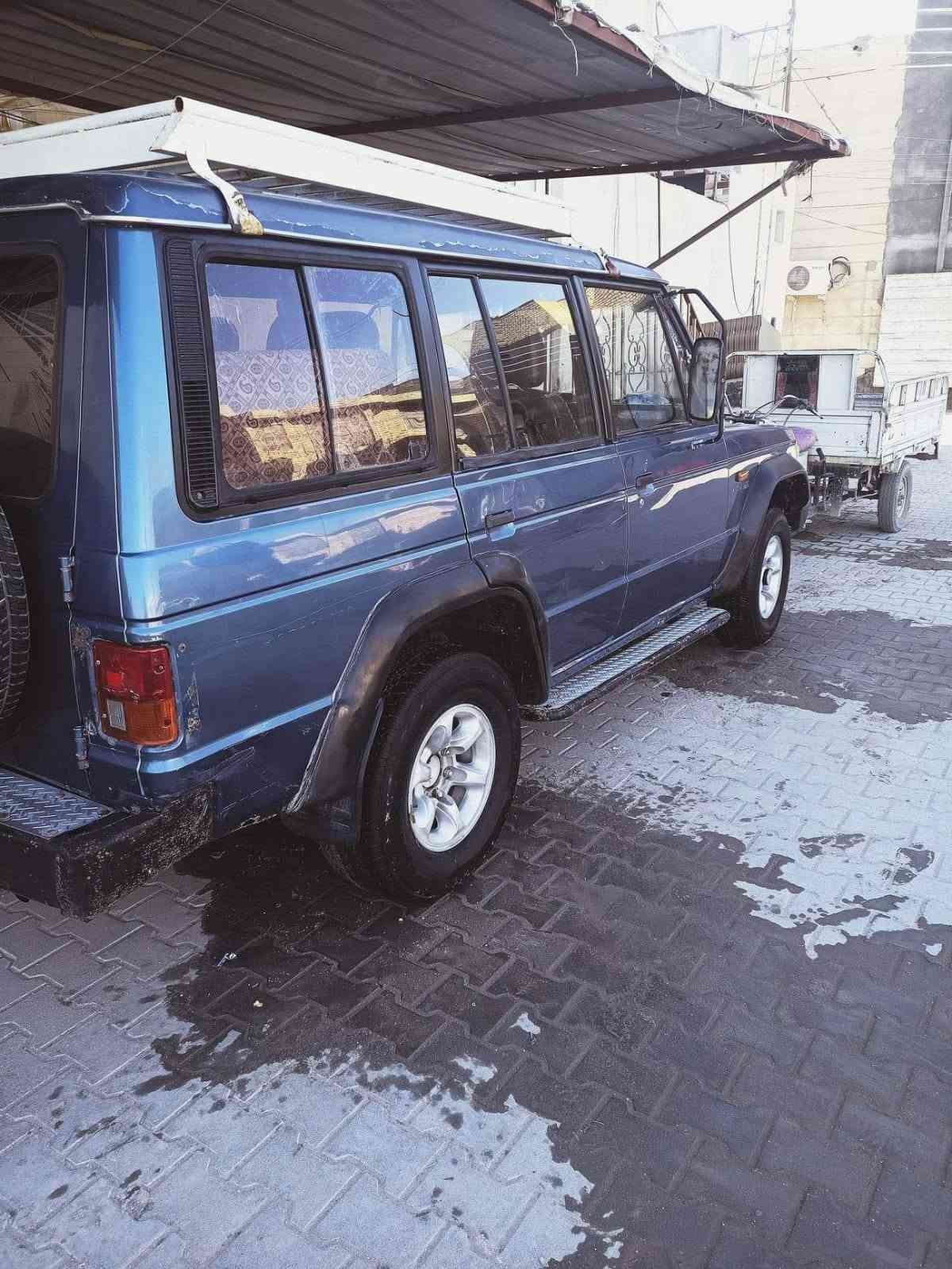 هونداي باجيرو مديل 1991السياره مكفوله 6سلندر 7راكب السياره نضيفه وحلوه وستعمال قليل يعني ما يطلعون بيه هواي السعر 45ورقه وبيه مجال حك الجيه العنوان ذي قار حي الثوره وره مجمع الطاحونه***********هاذ رقم التفلون
