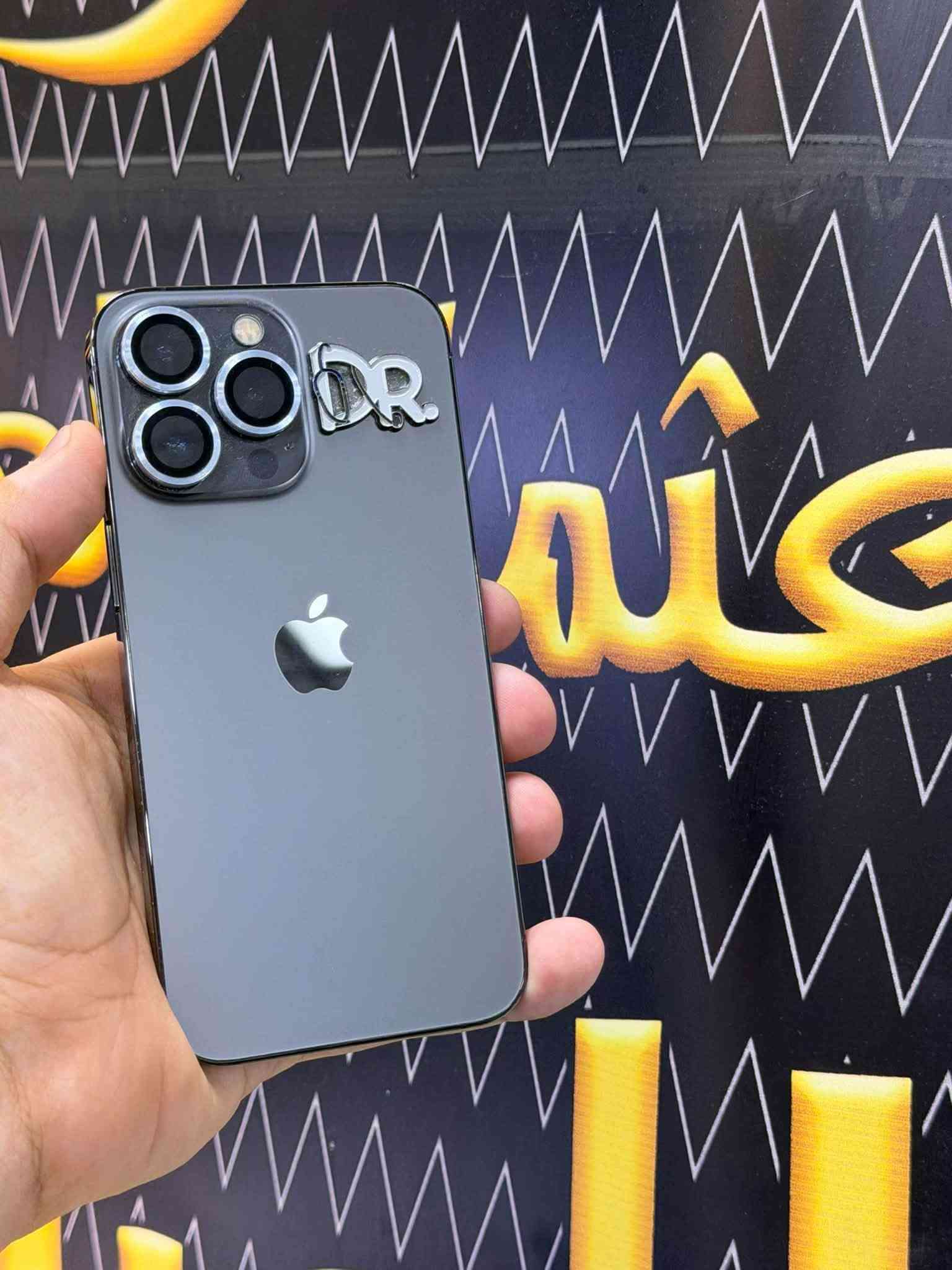 ايفون • مستخدم • مركز عثمان العلواني