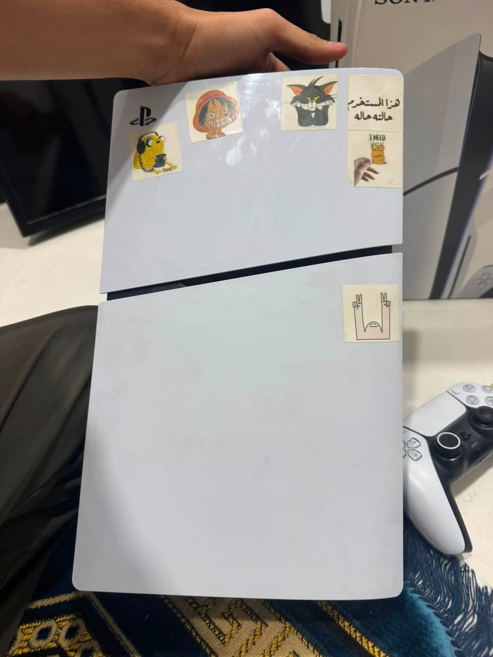 Ps5 slim 1tb ممفتوح جهاز نضيف والصور والفحص يحكم كل ماحقاته الاصليه موجوده اليده الاصليه مالته ممستعمله لان جنت العب ماوس وكيبورد ومحتاج فلوس اريد ابيعه لان جاي ادرس طب ابيع كامل هوه و العابه السعر825 مكاني الاعضميه
***********
