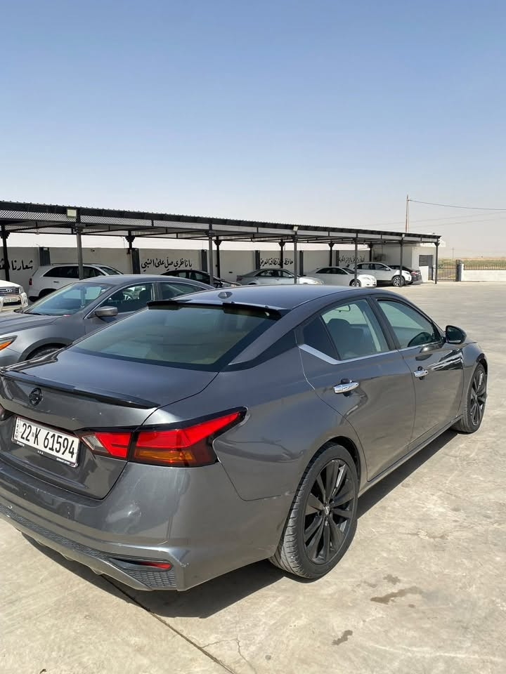 نيسان التما موديل ١٩ ضررها قطعة وحدة صبغ سيارة جديدة ماشية ٩٤ كلشي وضع شركة حيل نضيفة ***********
