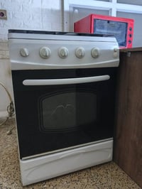 طباخ ٤ عيون • فرن شغال • يحتاج صيانة