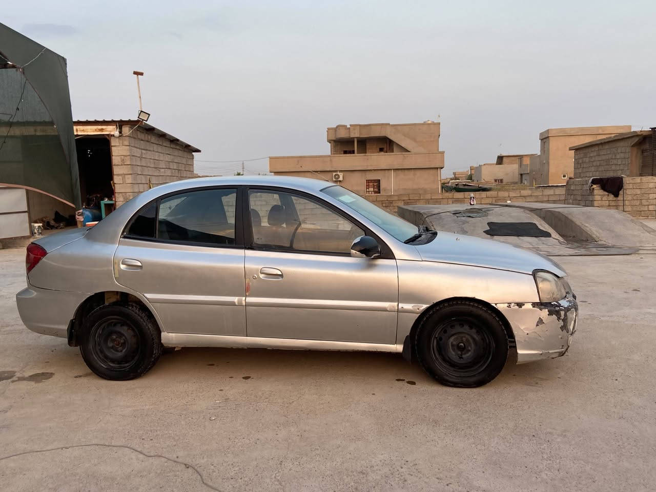للبيع ريو 2004 نينوى دولي تبريد شغال مصبوغه عام السعر 35
***********
