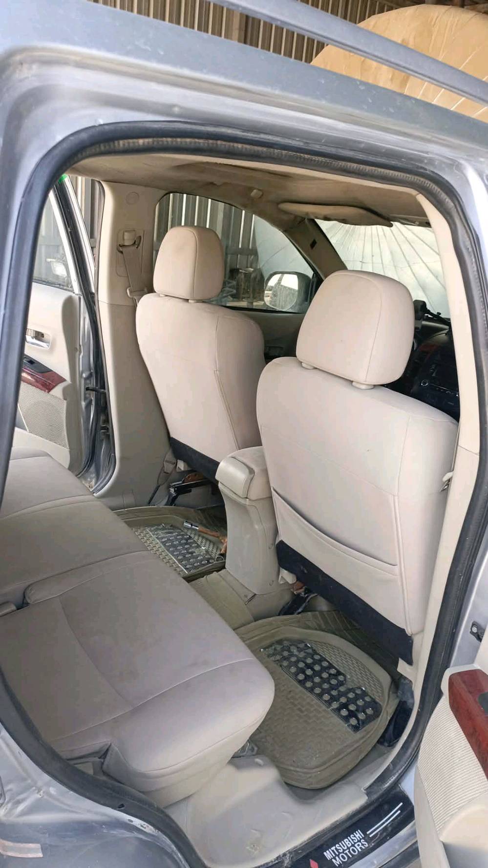 🚘 للبيع Mitsubishi Outlander 2007
سيارة مرتبة، والمحرك يعمل بشكل جيد.
سنوي و اولویات بلاستیک  رقم سلاحدین 
السيارة بحالة جيدة ومناسبة للاستخدام اليومي.
🔹 الموديل: Mitsubishi Outlander
🔹 السنة: 2007
🔹 المحرك: MIVEC
🔹 ناقل الحركة: أوتوماتيك
🔹 الدفع: 4×4
🔹 السعر: 35 مجال
🔹 الموقع: السليمانية