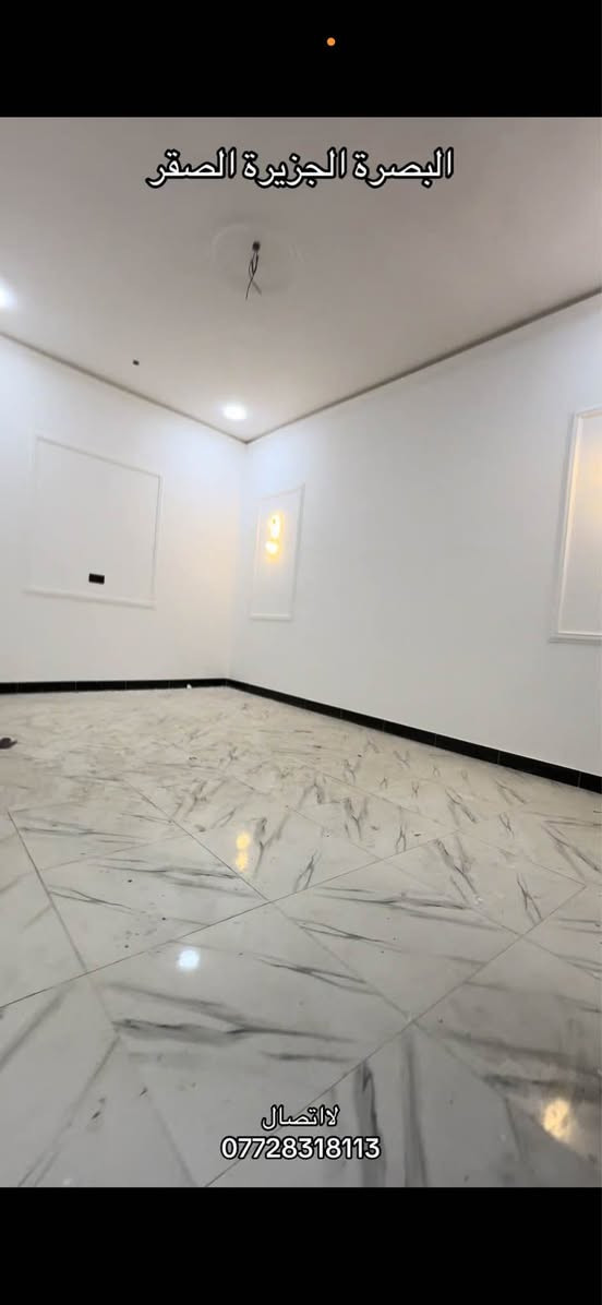بيت للبيع مساحة 200 يحتوي على 3 غرف ودوانية ومطبخ وصحيات داخلية وخارجية وكراج السعر 92 وبي مجال العنوان البصرة الجزيرة الصقر 
للاتصال
*********** البصرة, العراق
