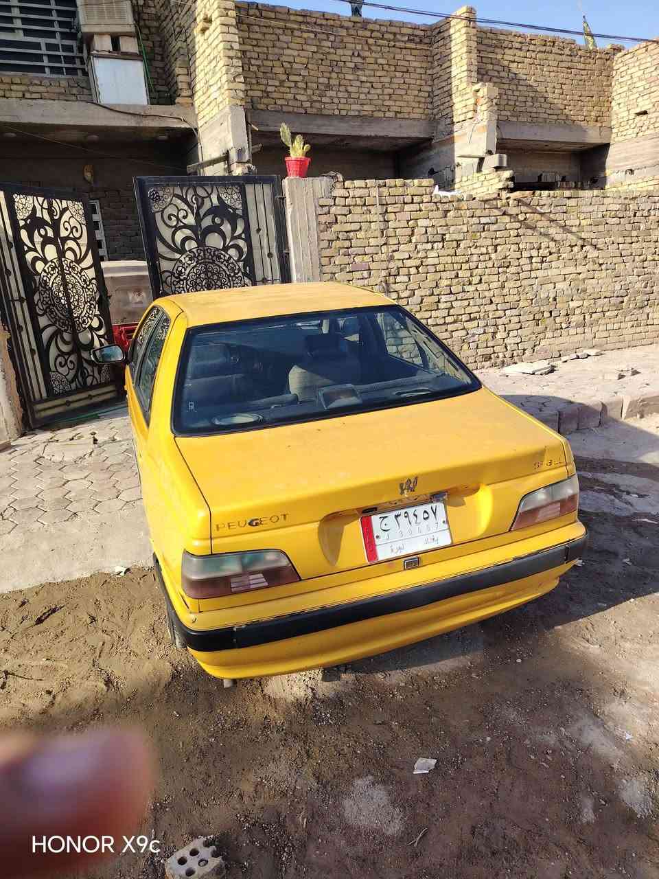 السلام عليكم  سياره بيجو بارص موديل 2015 تخم تاير جديد حداديه كير محرك مكفول لا تبخير و لا تنقيص السياره مكفوله تبرد ثلج مصفره هيئه و خرامات تحويل مباشر رقم السياره بغداد العنوان بغداد مدينه الرقم ***********
