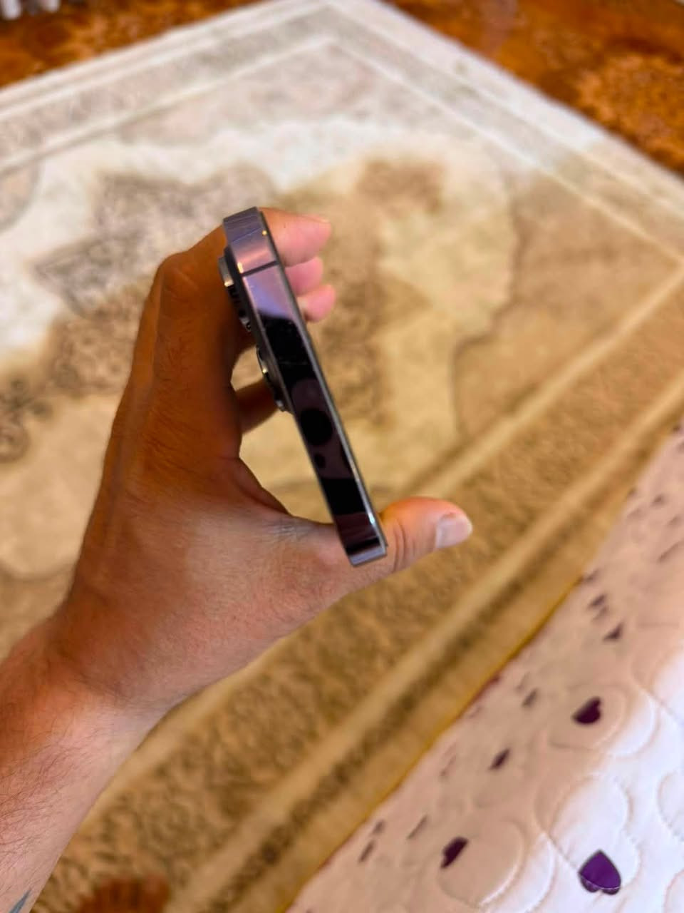 السلام عليكم
ايفون 14 برو ماكس نسخة الشريحتين ياباني 

نضيف وتر بروف فقط الضهر 

بطارية :  88

ذاكرة :  256

السعر : 760 الف 

العنوان :  بغداد 

رقم الهاتف : ( *********** )

