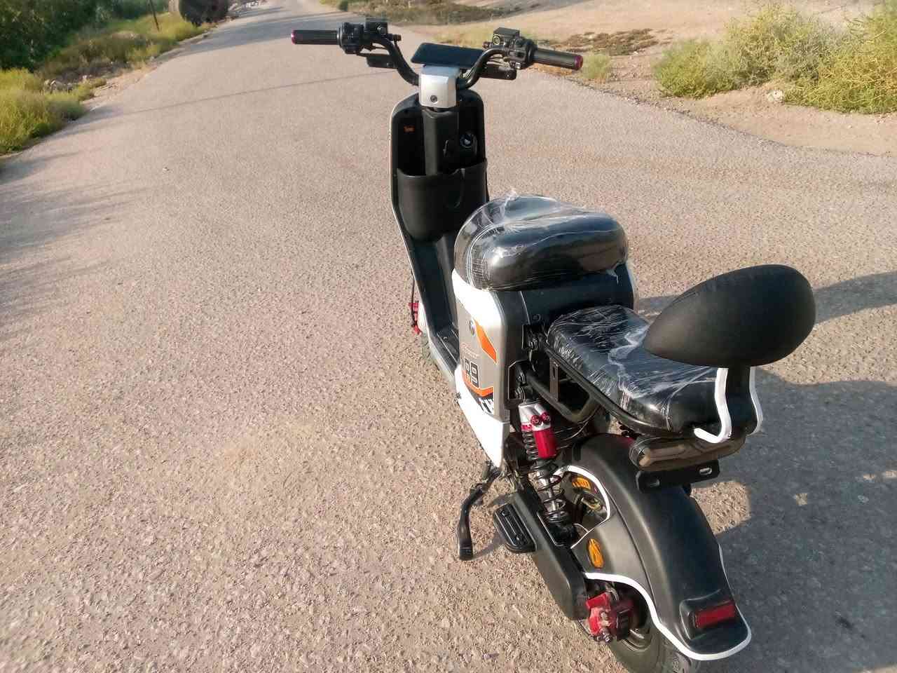 سلام عليكم شباب دراجه ار 9 للبيع دراجه نضيفه كلشي شغال بيهه سعر 550 وبيهه مجال للطيبين دراجه للبيع ولمراوس بماكس نضيفه مكاني بابل اسكندريه رقم ***********
