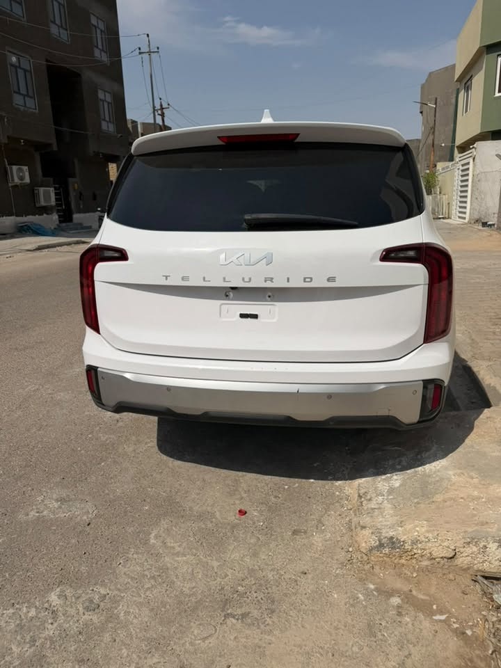 كيا تلورايد 2024 موديل  رقم مثنى شهداء
وارد امريكا السيارة 
جزء من البنيد ضرر كلش بسيط وحلو وجاهزة السيارة وخير من الله 
مواصفات LX كشنات جلد 
7 راكب السيارة
كشنات جلد 
محرك 3.8.L.vin 6 
بصمة تشغيل / بوب بصمة
تشغيل عن بعد
دشبول الكتروني  متصل مع شاشة
كامرا خلفية دوارة 
رادارات  امامي وخلفي وجانبي
لايت زينون عالي ناصي 
لد نهاري + بك لايت لد
تبريد 3 قطع  
انظمة قيادة متعدد
تحديد مسار قيادة آليه 
تحكمات استيرن جهتين
وباقي المواصفات معروفة للسيارة
*********** واتساب 
السعر 235
