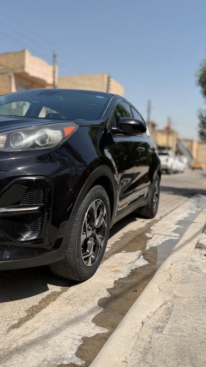 سبورتج ٢٢
بدون ايرباك بدون صبغ
حافه جاملغ بارد وحافه بنيد 
فقط سيارة جاهزة
*********** بغداد, العراق
