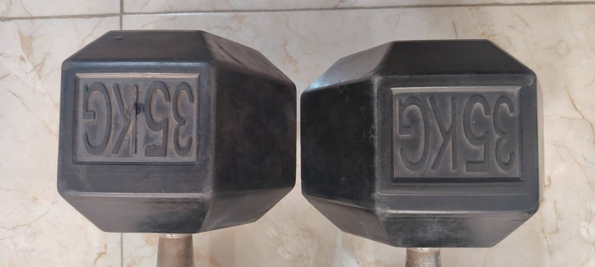 السلام عليكم
دمبلص ابو 35 ربل زوج 70كيلو 
سعر الكيلو 1500  الف ونص 

اقراص جديد بالجيس ابو 15 كيلو زوج 30 كيلوا
جديد مامستعنل سعر الكيلو الفين 2000

شفت فتحه عريضه الطول متر ونص السعر 40 الف 
اقراص حديد فتحه صغيره ابو الخمسه 8 اقراص ابو 2.5 اربع اقراص  ابو الكيلو اوربع 
اربع اقراص +ابو الخمسه فتحه عريضه قرصين 
الكيلو الكيلو الف ونص جديد ما مستعمل 
+شفتين دمبلص 15000الف

المكان بغداد الامين الثانيه رقمي 
***********
