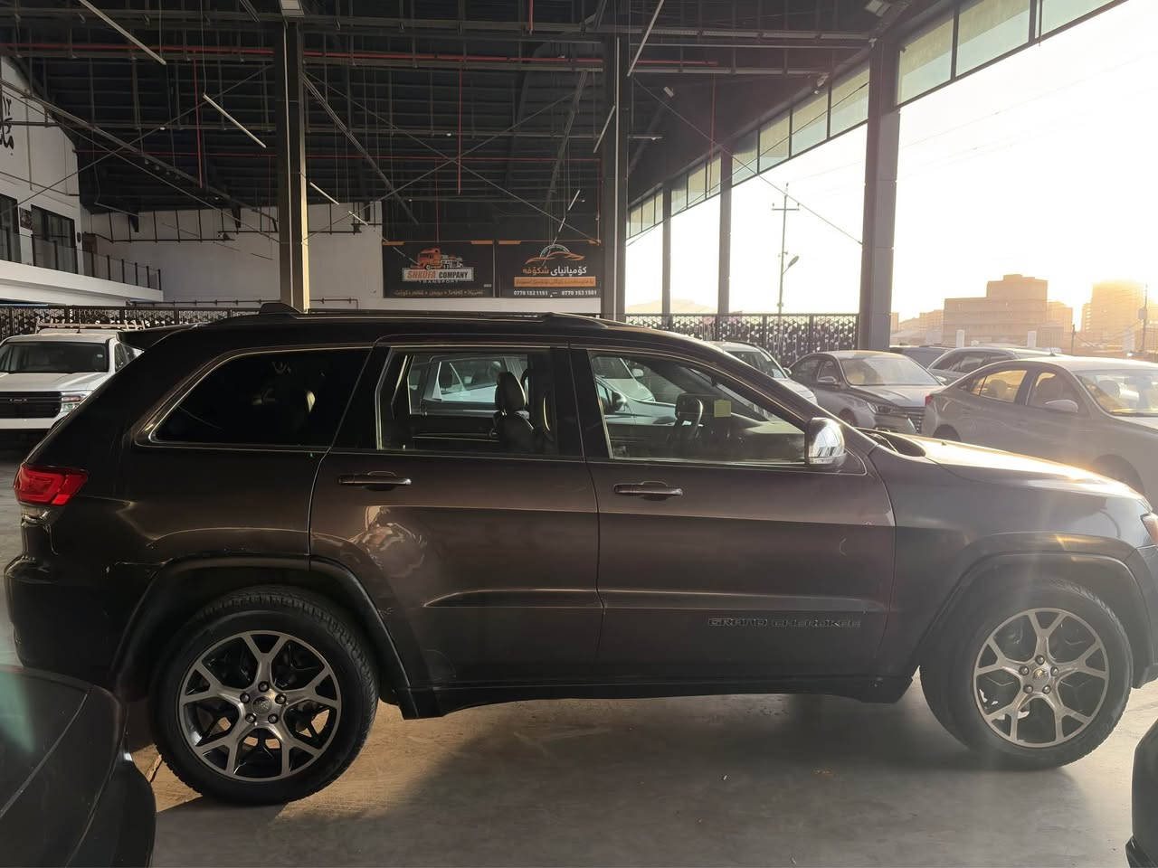 ‏💥 JEEP 💥
جێب لیمیتید ٢٠٢٠ - فول فول مواسەفات، سەیارەی ئەمریکی پیاوان و زۆر خاوێن!
🚨 تایبەتمەندی و مواسەفاتەکانی:
✨ مۆدێل: 2020
✨ جۆر: LIMITED (فول فولە)
✨ کوشن: جلد (سارد و گەرم)
✨ شاشە: شاشە گەورە
✨ سیستەم: دەبل ئاکسل (4x4) + کامێرا
✨ گێر و مەکینە: بە شەرت، زۆر مەزبوت و بێ کێشە
✨ بۆیاخ: کامل بۆیاخ نییە، بەڵام بە کامل دەفروشرێت!
📍 سەیارەیەکی زۆر بەکەڵک و ئامادەیە بۆ لێخوڕین، هیچ مەسڕەفێکی تێدا نییە.
📞 بۆ داواکردن و زانینی نرخ پەیوەندی بکەن:
📲 کوردی: ***********
📲 عربي: *********** السليمانية, العراق
