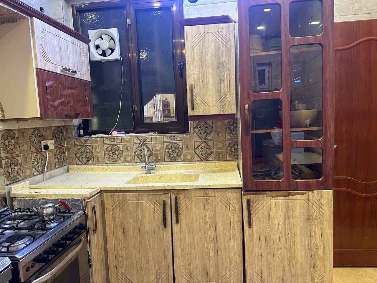 كاونتر خشب hdf تسكام نظيف ما بي اي ضرر العنوان بغداد السيدية السعر ٧٠٠وبي مجال
