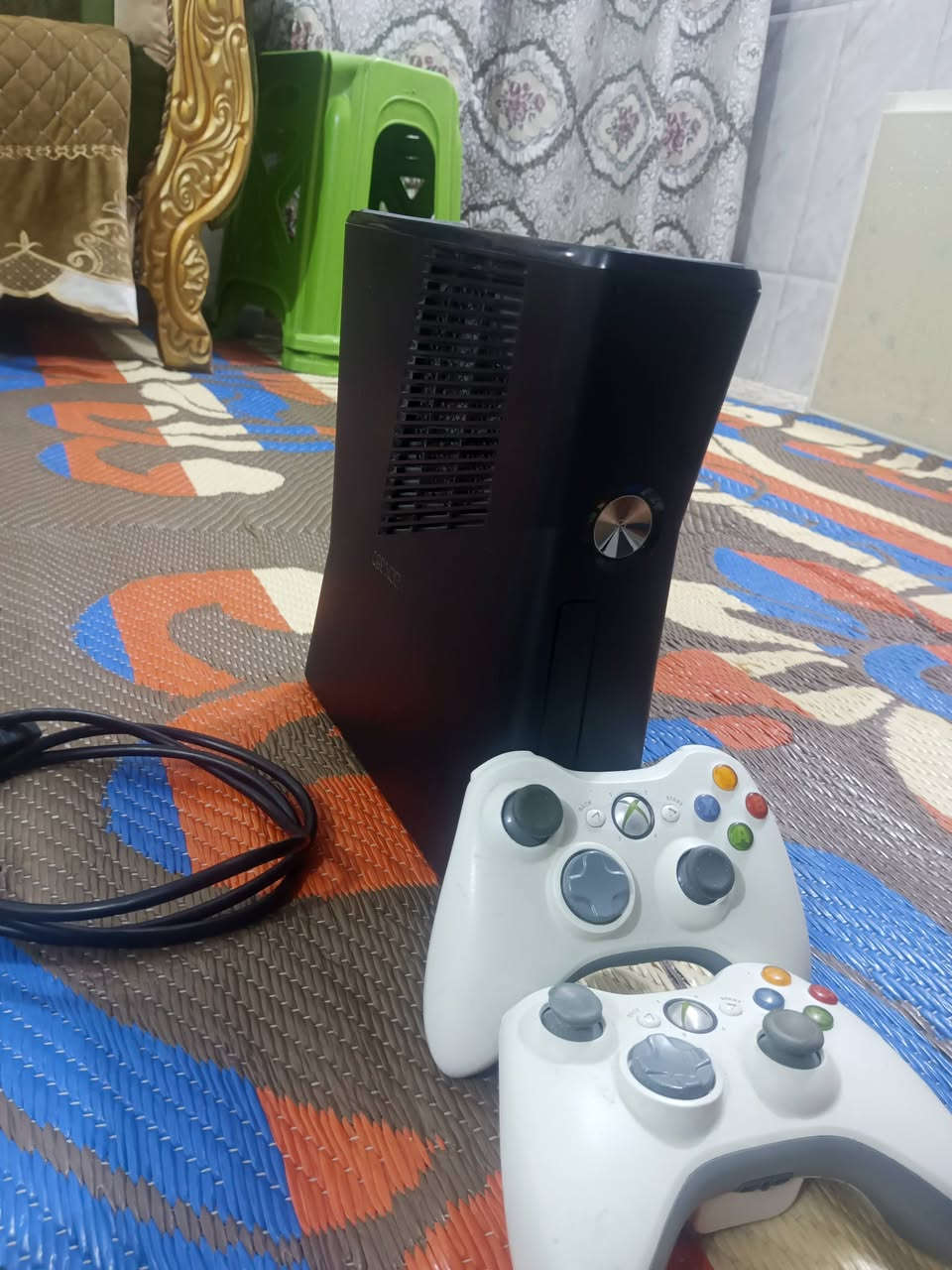 اكس بوكس 360 بي عطل بسيط كامل ملحقات بي أكثر من 100لعبه سعر 100الف بي مجال تصليحها بسيط المكان كربلاء المقدسة الرقم ***********
