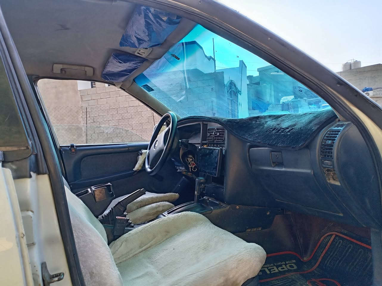 اوبل اومنيكه محرك كير بطه ففيتي شرط موديل ٩٢ مشروع وطني لحد29 بدون خياس كهربايات اكسل صدر امامي خلفي تايرات جدد شرط بي طخه خفيف بدون سكف تكم شرط كوبون بنزين سعره ٣٣ مجال مكان كركوك *********** بدون مراوس

