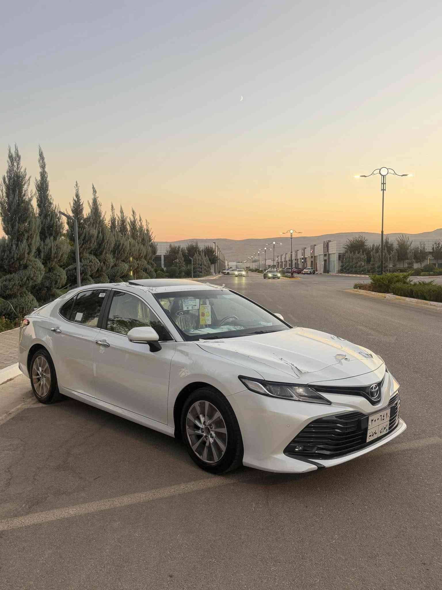 Toyota camry2020 
سەيارەکە نمونەي لە جواني
سفري شەريکەيە يەک دەستە
٤٨ هەزار ڕۆشتوە
دەعاميەکانيشي بۆياخي نييە
١ دو پەلە ساردي هەيە 
سەيارەکە قەپات مواسەفاتە
هەموو گياني بە شەرت
سعري ٢١٨$
***********
*********** السليمانية, العراق
