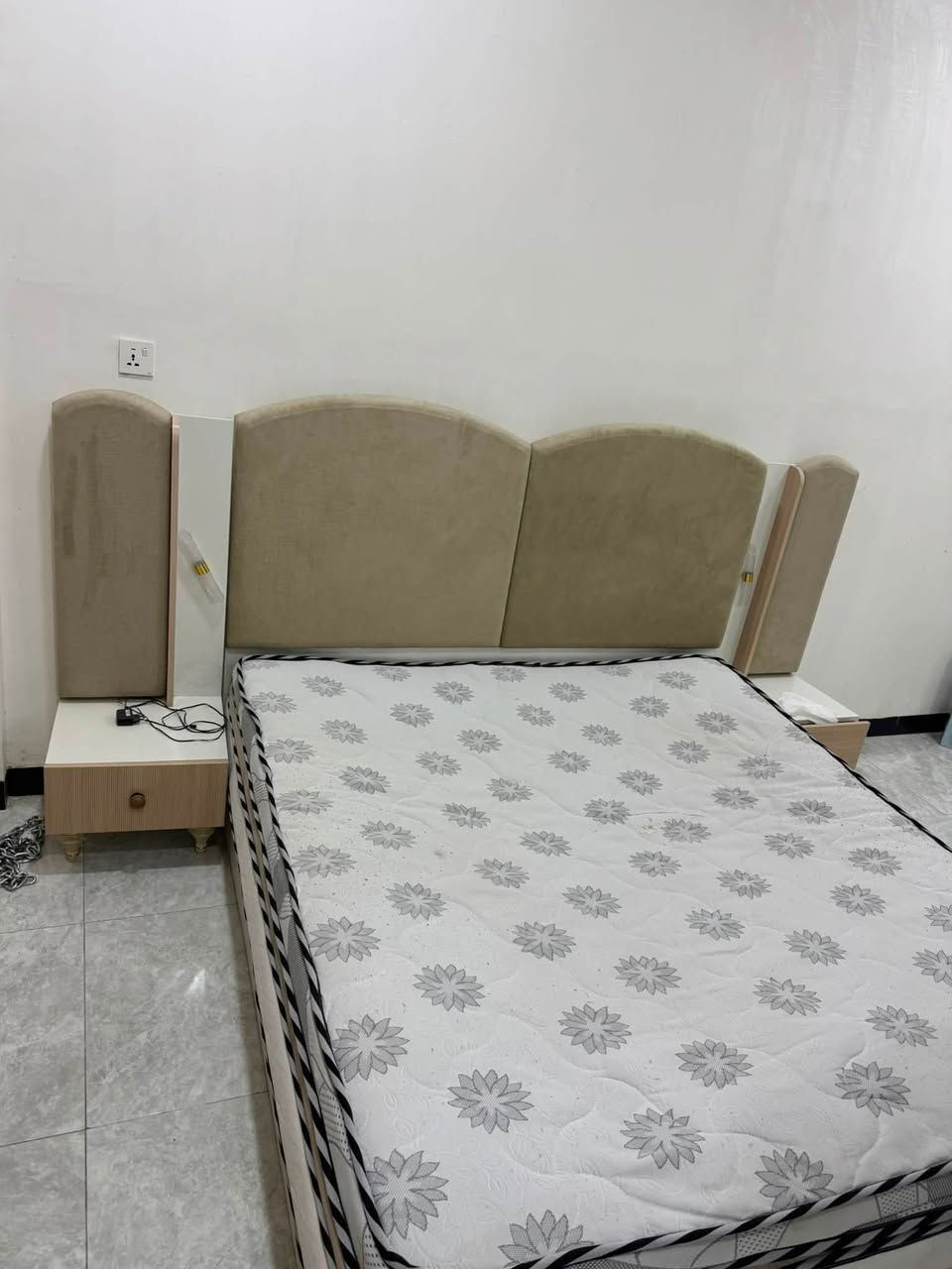 اغراض استعمال قليل للبيع فقط ٦ اشهر مستعمله باسعار مناسبه للتواصل ***********
