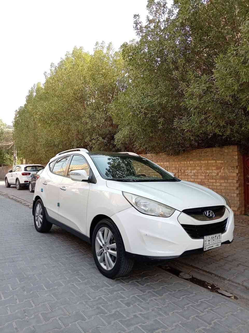 السلام عليكم توسان لون أبيض 2011 بيه جاملغ اصلي بدون دواخل نص باب صبغ بدون واخل سياره خليجي فول مواصفات محرك دوش ماشيه 180 بيه سونار بصمه بنرامه مري شفط تحكم ستيرن كشنات جلد كشنات كهربائية لايت زنون السعر 120 بيها مجال المكان بغداد الجديده الرقم ***********
