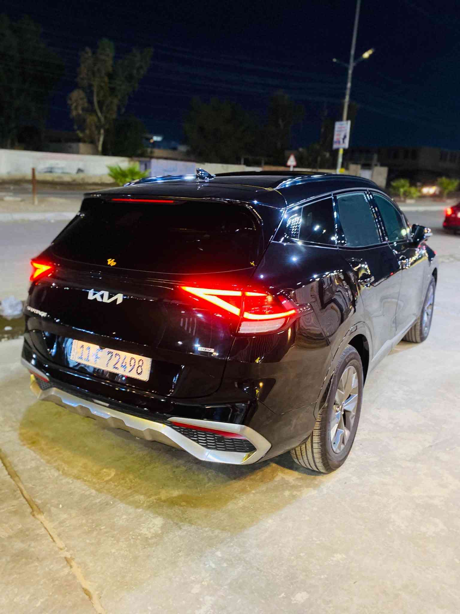السلام عليكم :

🔥🔥 للبيع كيا سبورتاج هايبرد 2024 SX PRESTIGE 🔥🔥

🇺🇸 وارد أمريكي
🖤 اللون: أسود ملكي
❤️ الداخلية: أحمر
⚡ هايبرد 1.6 تيربو
🐎 227 حصان
4️⃣ AWD دفع رباعي
⚙️ گير أوتوماتيك 6 سرعات
👥 5 ركاب

✨ فئة SX Prestige فل أوبشن ✨

🔹 شاشة 12.3 إنچ
🔹 عدادات رقمية 12.3 إنچ
🔹 شاشة ملاحة
🔹 Harman Kardon صوت فاخر
🔹 فتحة سقف بانوراما
🔹 مقاعد جلد أحمر
🔹 تبريد وتسخين المقاعد الأمامية
🔹 دركسون مدفأ
🔹 ذاكرة مقعد السائق
🔹 كاميرات 360°
🔹 كاميرا النقطة العمياء
🔹 رادار ومثبت سرعة ذكي
🔹 المحافظة على المسار
🔹 Highway Driving Assist
🔹 حساسات أمامية وخلفية
🔹 باب خلفي كهربائي
🔹 ركن ذاتي عن بُعد
🔹 دخول وتشغيل ذكي
🔹 تشغيل عن بُعد
🔹 شحن لاسلكي
🔹 Apple CarPlay / Android Auto
🔹 إضاءة LED
🔹 جنوط 18
🔹 تكييف أوتوماتيك ثنائي المنطقة
🔹 مواصفات أمان متكاملة
((((بدون ايرباك )))))

💯 سيارة فئة عالية جداً، هايبرد، دفع رباعي، داخلية حمراء ومواصفات SX Prestige.

📍 الممشى: 45 الف ميل
🎨 الصبغ: قطعه وحده صبغ الجاملغ الامامي ومكانين بارد
مكان :-بغداد_ البنوك
💰 السعر: __230 
***********📞
