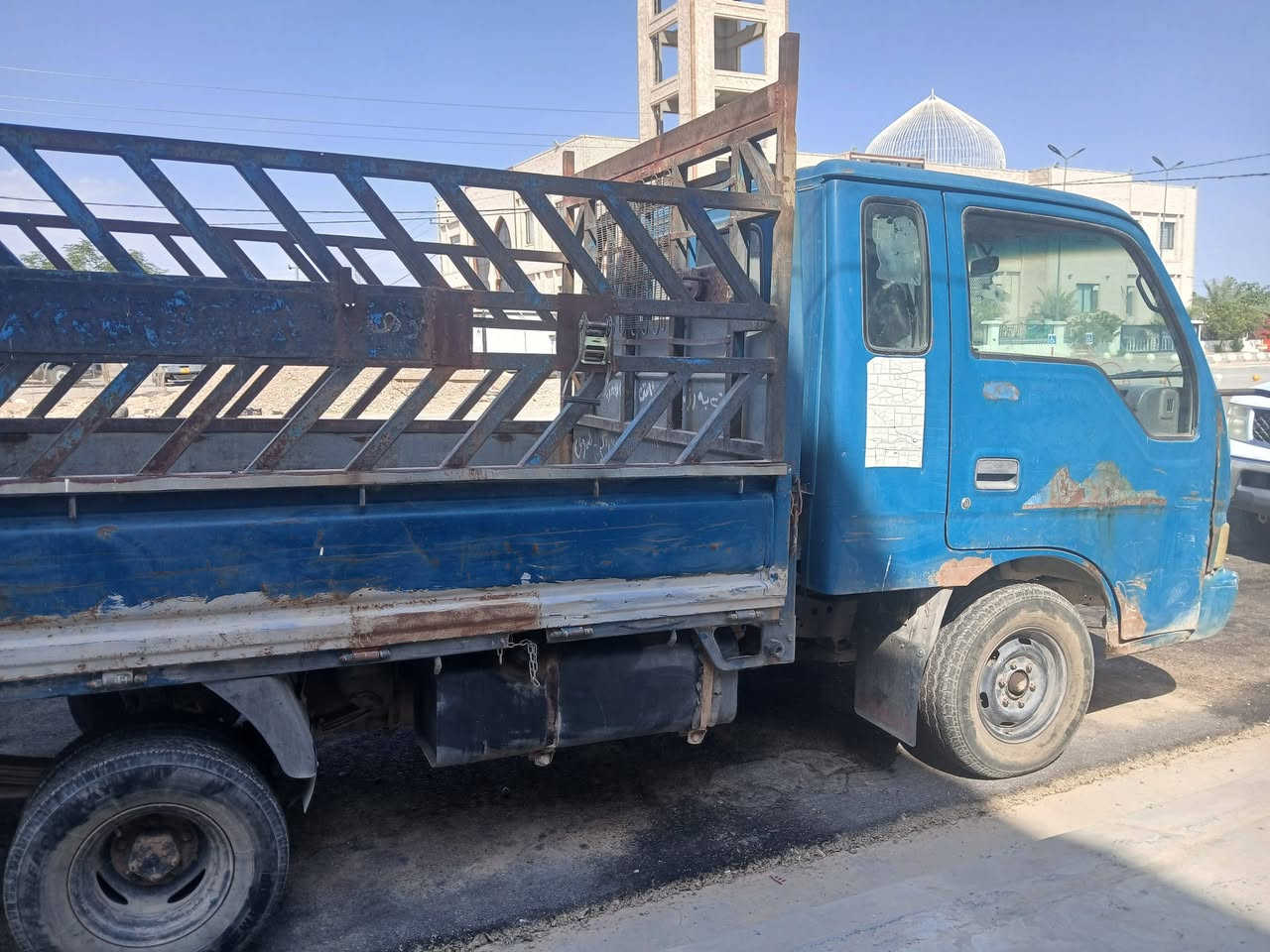 کیای دوو تەنی بۆ فرۆشتن بەشەرتی گێڕو مەکینە وسەنەوەی خوار
نرخی 35 و مەعمەلە 
بۆ پەیوەندی ***********
