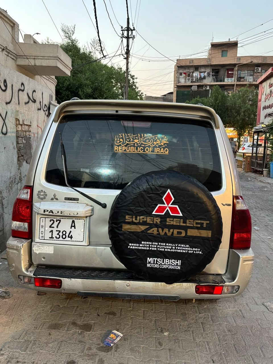السلام عليكم اخوان باجيرو  خليجيه موديل ٢٠٠٧  بدون صبغ  بدون حادث بيهه شويه جراد بلبنيد  تخم تاير جدبد رقم مميز   ٤ ارقام  بأسمي  تريد حداديه  مكاني بغداد للبيع ٧٥ وبيهه مجال ***********
