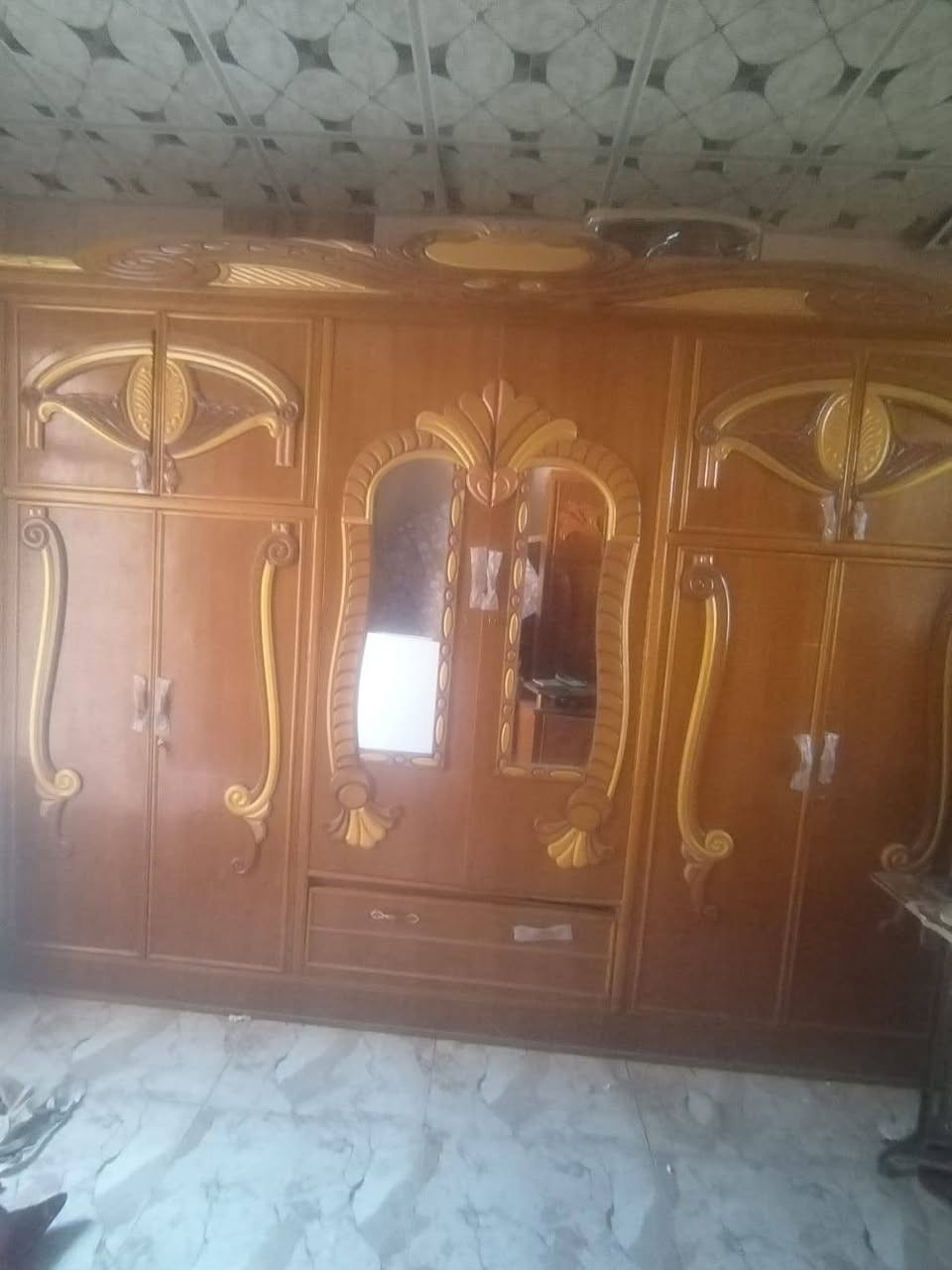 قرف خشاب نضيفة للبيع لبكان ديالى تقاطع لقدس ***********

