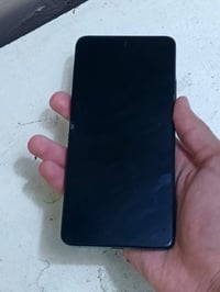 بوكو اكس سفن برو • ذاكرة ٢٥٦ • بطارية ٩٥%