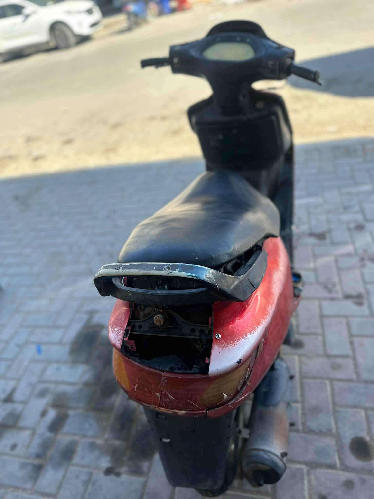 للبيع......
دراجة فراشة مجفتة صارلهة يومين نضافة كدام عينك الصور عوزهة باتري هندر واحد تشتغل لايت بومة امامي السعر (ب250) وبيهة مجال للشراي للتفاصيل اكثر اتصال بل رقم ***********

