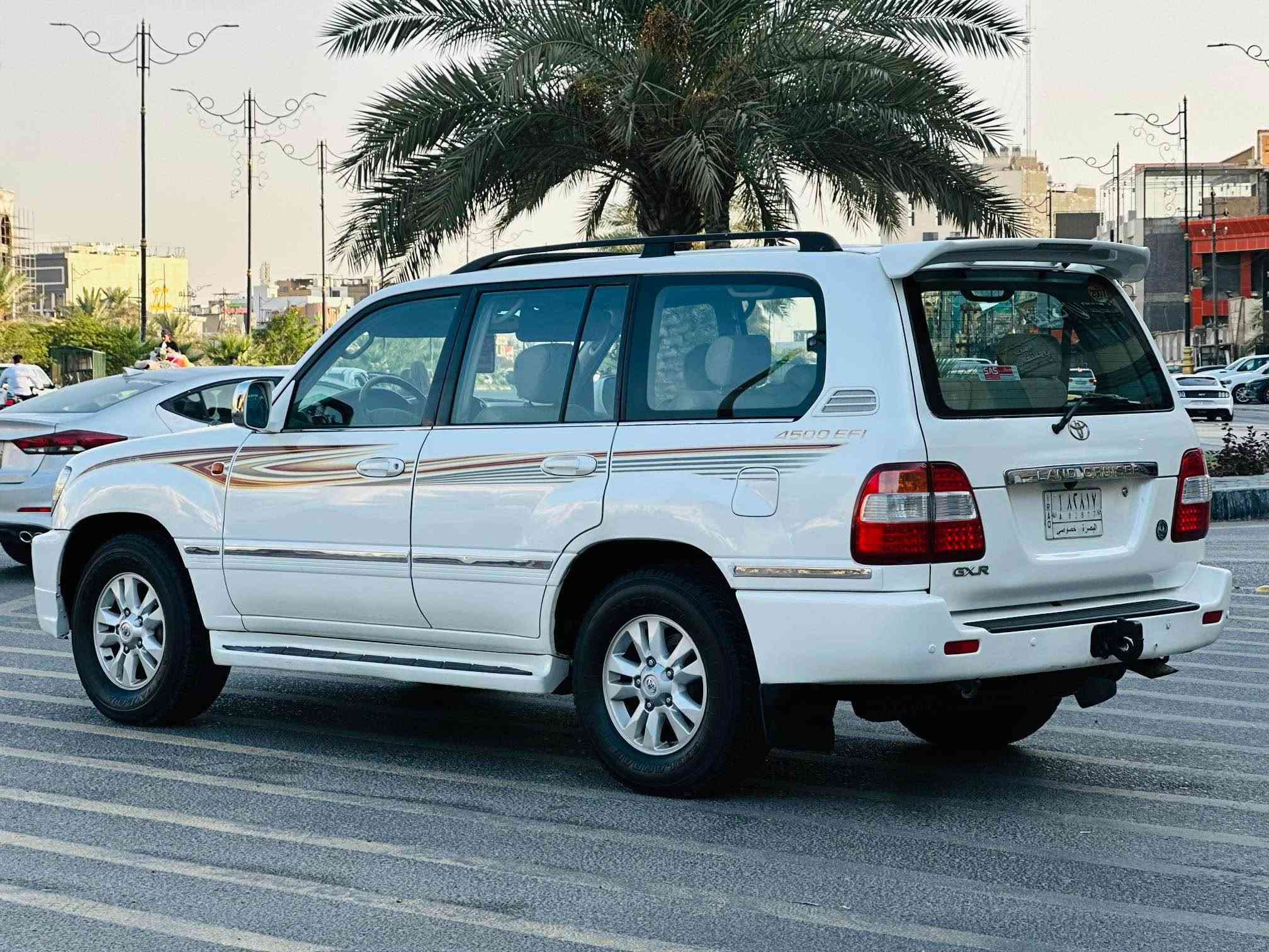 تيوتا لاندگروز فول مواصفات خليجي 2007 سياره جديده كفاله عامه رقم بصره مكانهه كربلاء السعر 167 الشراي يتصل*********** كربلاء, العراق
