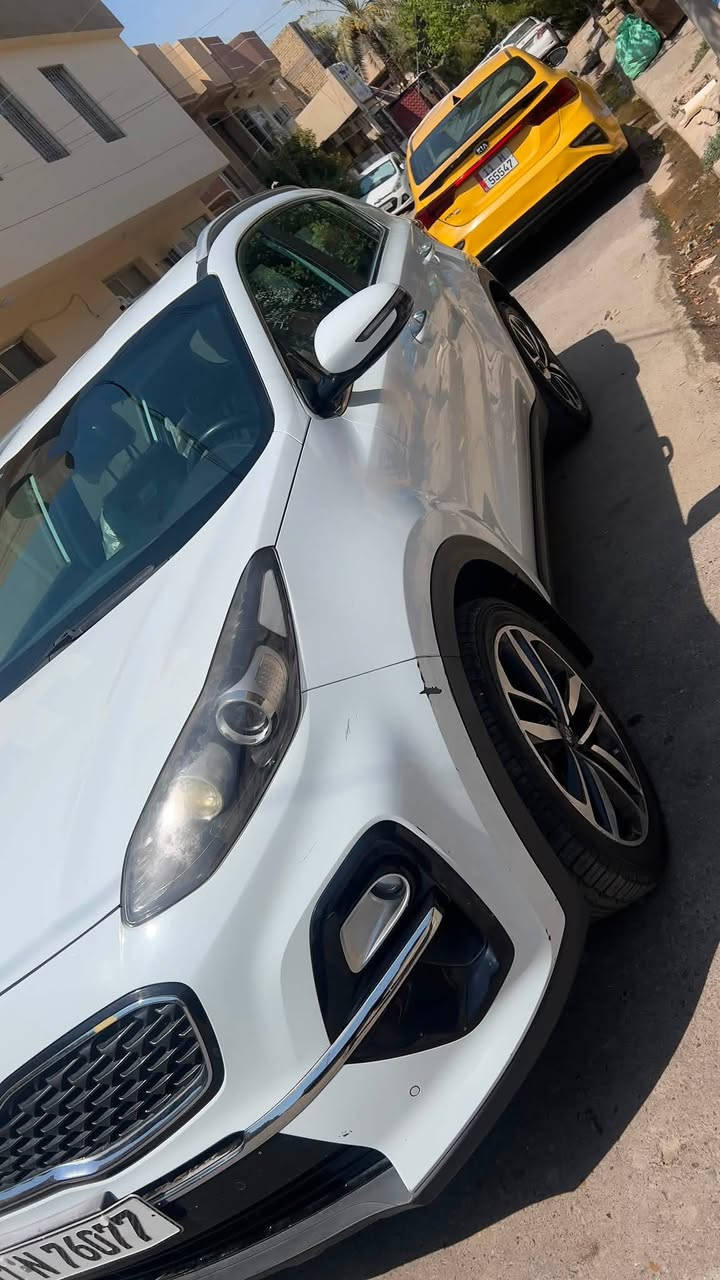 🚘 كيا سبورتاج 2019 شكل 2020 للبيع
🔹 مكينة 2000cc
🔹 كير أوتوماتيك
🔹 ممشى 39,391 كم
🔹اوتو هولد و ثلاث انظمة قيادة auto hold
🔹 مثبت سرعة Cruise Control
🔹 فول تحكم ستيرن
🔹 كشنات جلد أصلي
🔹 حساسات أمامية وخلفية
🔹 كاميرا خلفية
🔹 مرايات كهربائية (شفط)
🔹 إشارات بالمرايات
🔹 داخلية نظيفة ومرتبة
🔹 الإيرباغات سليمة
🔹 ويالات أصلية
🔹 تبريد قطعتين￼
🔹 داخل حمصي
🔹شاحن وايرلس
🔹السيارة استخدام شخصي
⚠️ توجد بعض الضربات والخدوش الخارجية مثل ما موضحة بالصور السيارة تباع على حالتها 
الكير و المكينة مكفولة 
مبدل تايرات جديد
📍 بغداد
💰 السعر: [180ورقة و بيها مجال بسيط]
📞 للجادين فقط التواصل خاص أو اتصال 
***********
