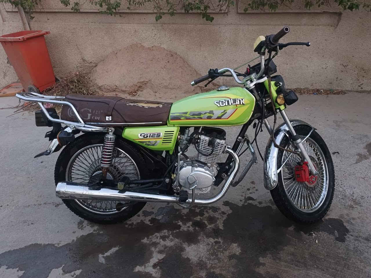 السلام عليكم سونلنك للبيع  مكفوله كفاله عامه محرك 125cc
4 كير تواصل *********** سعر 600وببهه مجال مستعجل على بيعتهه شراي خاص
