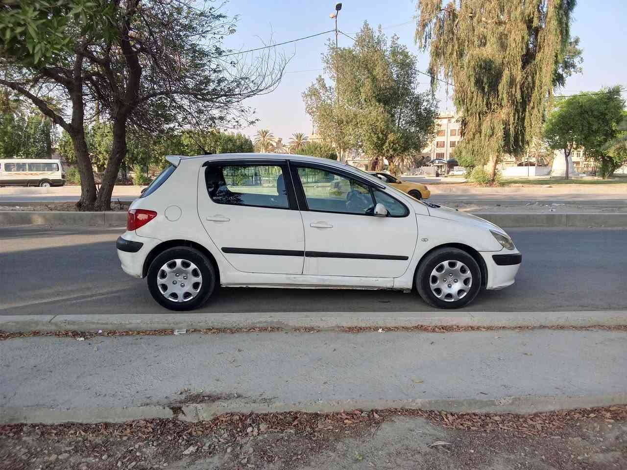 السلام عليكم
بيجو307/ 2005
بسمي رقم بغداد
كير ومحرك كفالة 
مكينه 2000
تبريد ثلج 
مري شفط ويه السويج
السيارة جاهزه وما بيها اي نقص
مكاني بغداد الكرخ
السعر 44$

‏‪***********‬‏
‏‪***********‬‏
