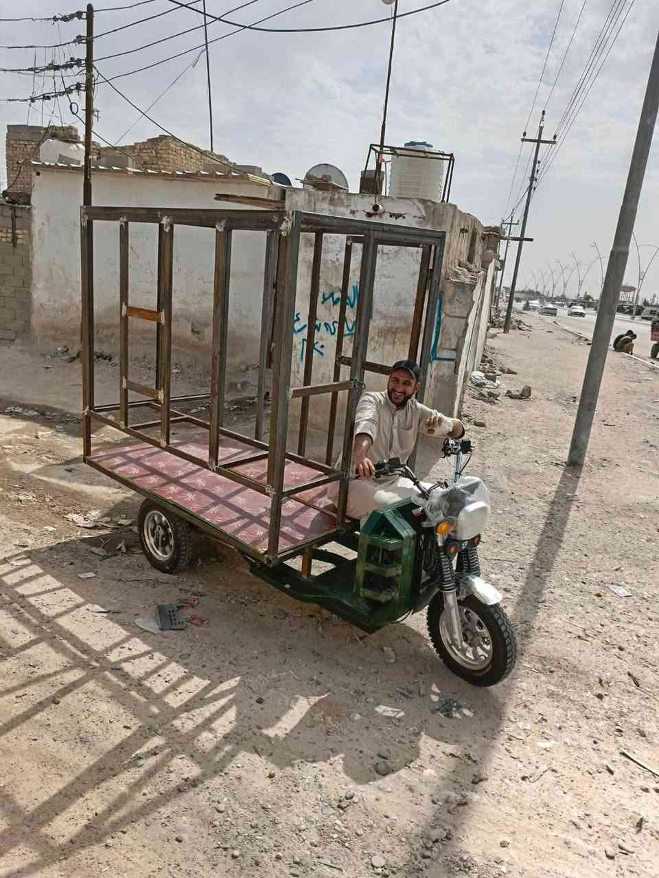 حدادة سيد عباس عمل داخل البصرة ( سقايف - سقايف كيسان - بيبان - شبابيك-كرفانات ) وجميع اعمال الحدادة  

***********
