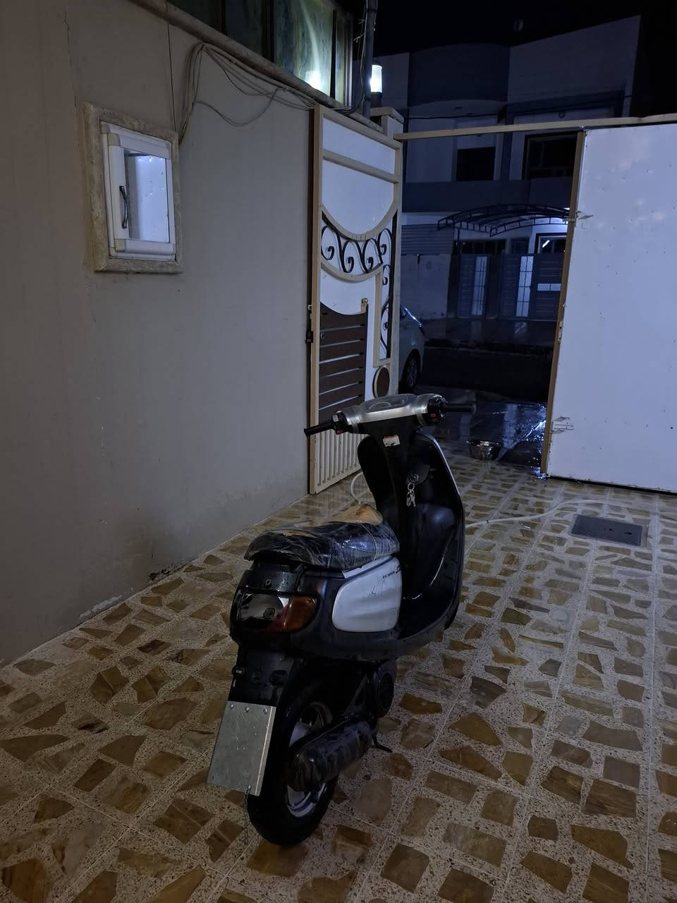مطور نحلة  خمس لبيع كلو شغال سعر 250 وبي مجال
*********** لاتصال
