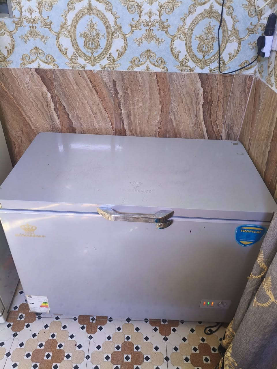 مجمدة للبيع كلش نظيفة استعمالة شي قليل  مجمدة كلش راقية ... مكاني بغداد ابو غريب .. الاتصال على رقم ***********
