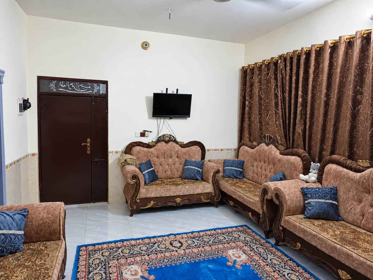 #يعرض_مكتب_الخيكاني
                 
 دار    🏫للبيع  زراعي 

🔰#المساحه/٢٠٠ م

🔰#الموقع/ خلف الملعب 
 

🔰#مواصفات 
غرفتين     نوم و صاله و مطبخ   و صحيات داخليه و خارجيه   

 
🔰للأستفسار أكثر يرجى الأتصال
***********   
   عنوان المكتب خلف الملعب القديم ع الشارع الرئيسي 
             #مكتب_ابو_سجاد_الخيكاني
