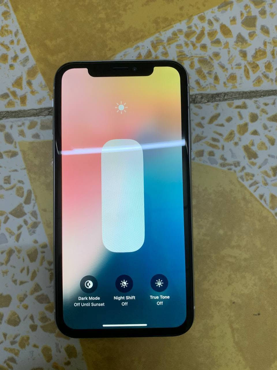 موجود xr سعر ٨٠ ألف متوقف سينكارت تواصل واتساب ***********

نص مكتوب في الصور:
- Dark Mode Off Until Sunset Night Shift Off True Tone Off