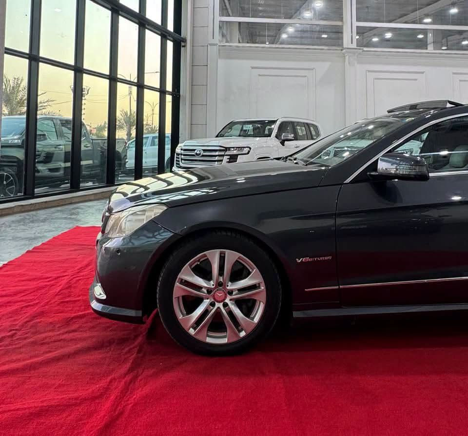 السلام عليكم 
مارسيدس (E550 .AMG )
موديل : 2011
ماشية : 90000 KM
المواصفات 
بانوراما 
بصمة 
مري شفط كهرباء 
اشاير بالمري 
ويل كب كروم 
لايت زنون 
لد امامي 
حساسات 
بردة خلفية 
سبايدر خلفي
المكينة 8 سلندر تون تيربو
ماوس 
تحكم ستيرن جهتين 
شفتات ستيرن 
دركة AMG
ذاكرة خزن ميموري 
كشنات جلد 
كشنات كهرباء 
كشنات تدفئه 
سستم صوت سماعات 
(رقم بغداد مشروع وطني بأسمي )
ملاحظة: السيارة خليجي بيها صبغ حزام بدون اي حادث . 
السعر 139 وبيها مجال 
للاستفسار 
عبدالرحمن 
 *********** 
 ***********
