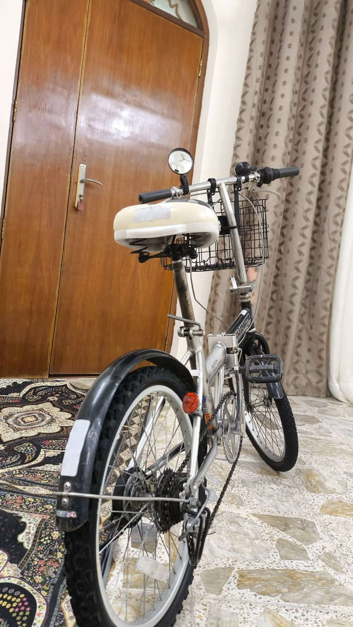 السلام عليكم بايسكل نظيف جديد للبيع السعر 85 العنوان بغداد الشعله قرب صوره السيد الرقم ***********
