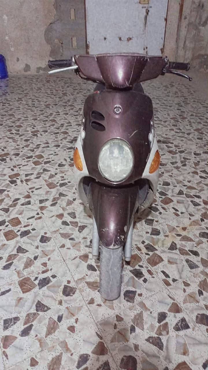 السلام عليكم دراجه فله ما مفتوحه دراجه شلعه كلش حلوه محرك ناعم كلش دراجه جاهزه من كلشي بس كفرها شويه بي شخوط اما المحرك يخبل سرعه تخبل وشلعه بيها كلش حلوه سعر 550بيها مجال للطيبين رقم صاحبها ***********
ملاحظه الصور باليل ف مابينا الدراجه كلش نظيفه شاهد الله ونكره سلف
