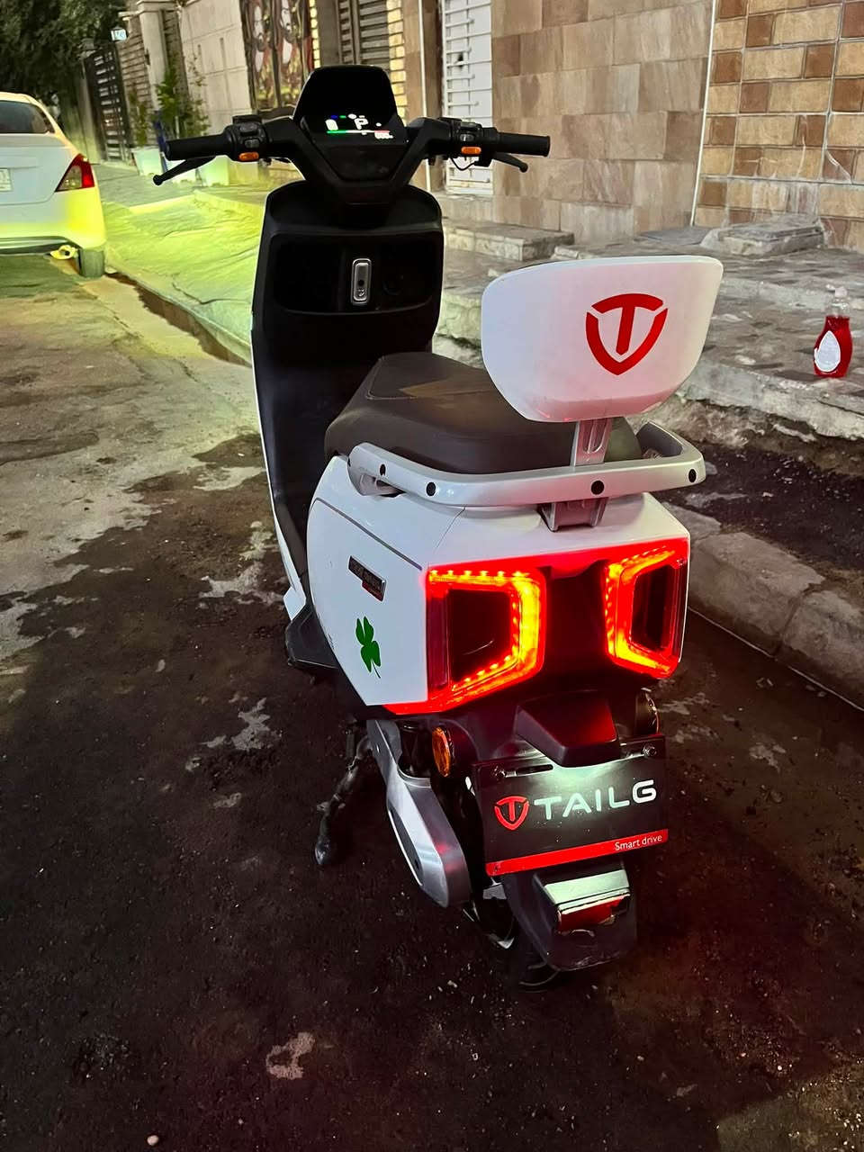 Talig f71 للبيع
6 بطاريات جديدات مشحونة مرتين فقط 

ملف 2000w 

سرعة 60

بس الشاشة عطلانة 

السعر 850 وبيهة مجال
*********** رقمي
العنوان بغداد شارع فلسطين
