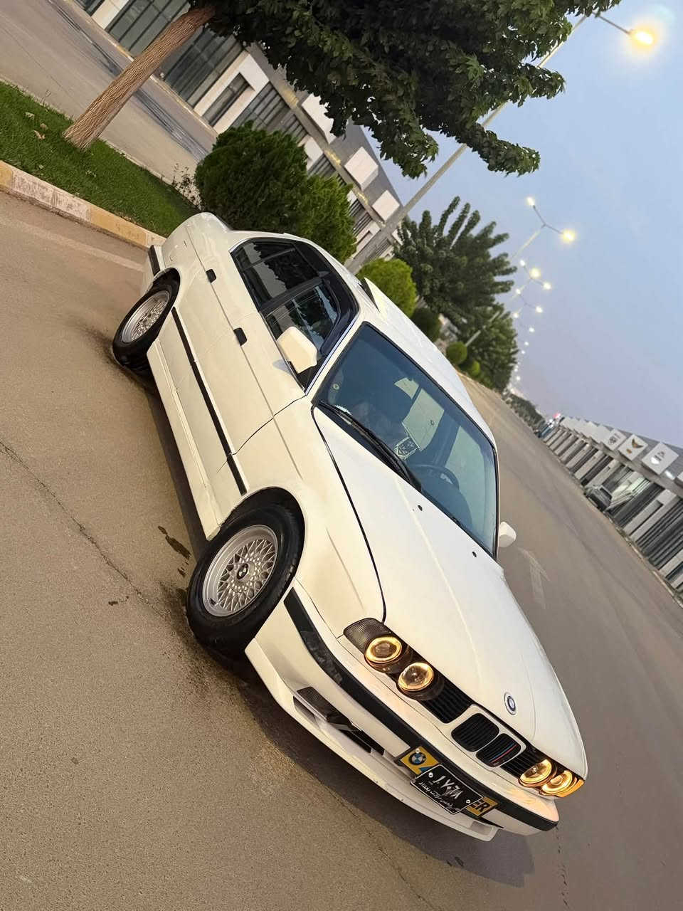 بي إم دبليو E34 • ١٩٩٢ • توماتيك