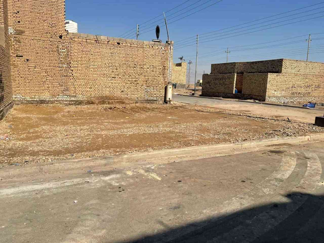 حي الرحمه الثانيه • ١٠٠م • جاهزة بناء