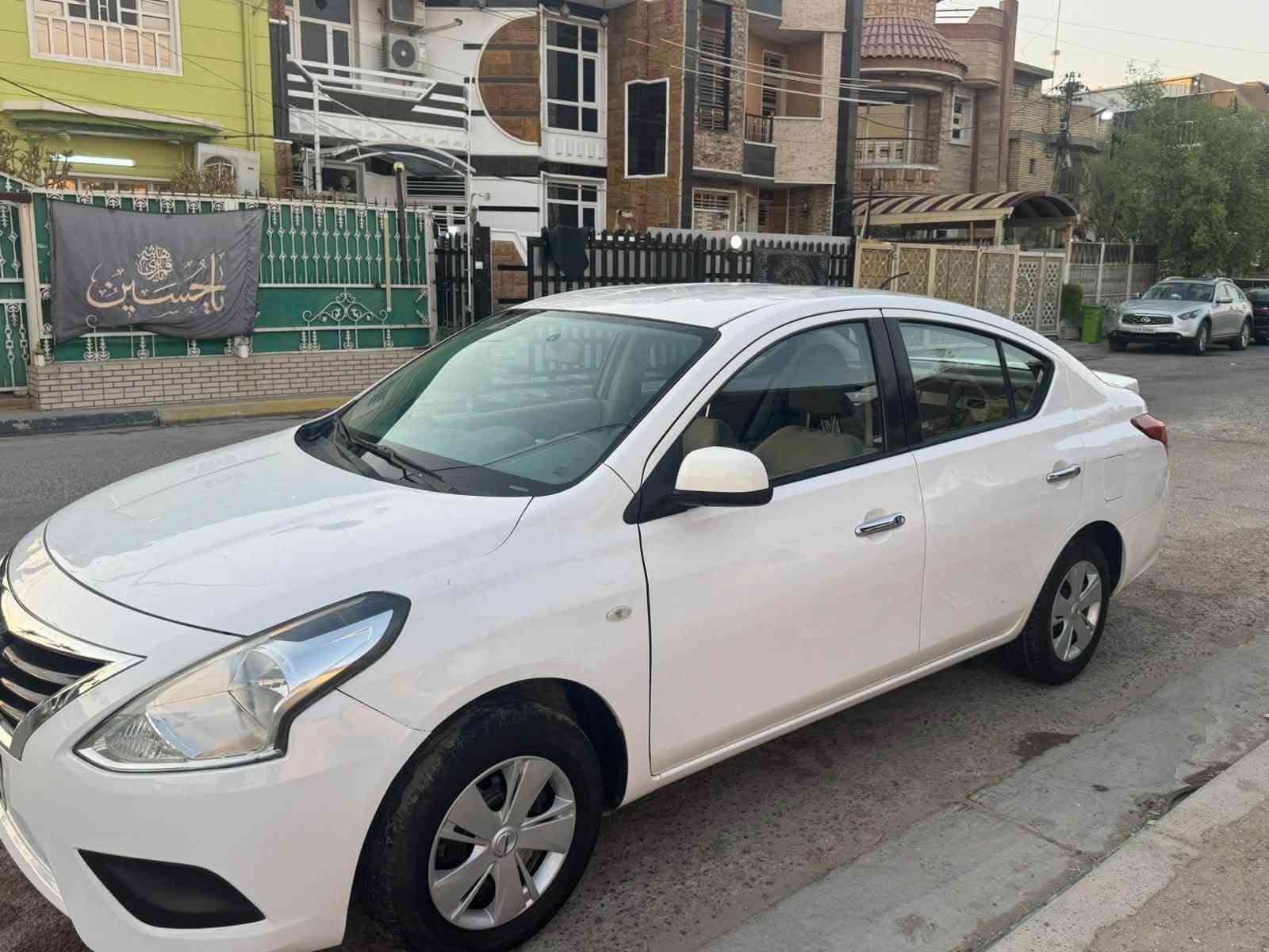 السلام عليكم 
نيسان سني هندي بليتة الزركة موديل ٢٠١٨
مكفولة بدون صبغ 
سيارة جديدة كلش ماشية ١٤٥ 
تبريد ثلج
كير مكينة مكفولات
صدر كامل جديد
تخم تاير 
دوشمة ارضية جلد
كبات بلادية
رقم انكليزي
سيارة جديدة ما بيها نواقص ابد 
عارضها ب ٩٤$ بيها مجال بسيط حك الجية
مكاني / الامن العامة قرب افران الزيتون
هـ / ***********
