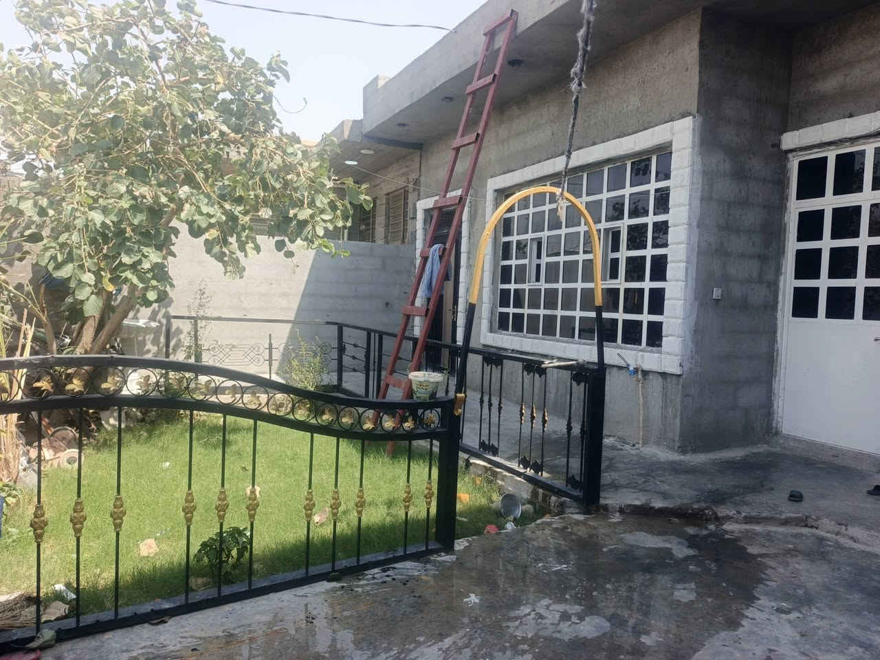 حي المختار بيت للبيع مساحته 170؟***********
