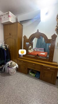 غرفه اخشاب • نظيفه جدا • للبيع